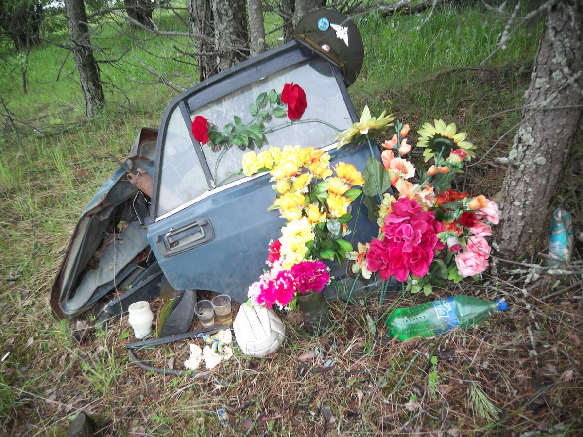 Fallinna hetja var minnst með glæsibrag - Hjólað til Rússlands 2010