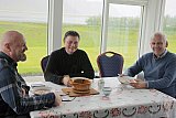 2018 - &Iacute; rabbarbaragrautarveislu &iacute; Ne&eth;ri-Brei&eth;adal (Kaffi S&oacute;l). 
H&uacute;sr&aacute;&eth;andinn, Gu&eth;r&uacute;n Hanna &Oacute;skarsd&oacute;ttir, t&oacute;k myndina af okkur P&eacute;tri og P&aacute;li.
 - Hj&oacute;la&eth; &iacute; Fer&eth;af&eacute;lagi &Iacute;sfir&eth;inga